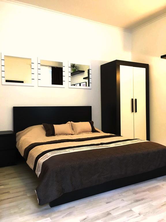 Leo Apartment Bratislava Buitenkant foto