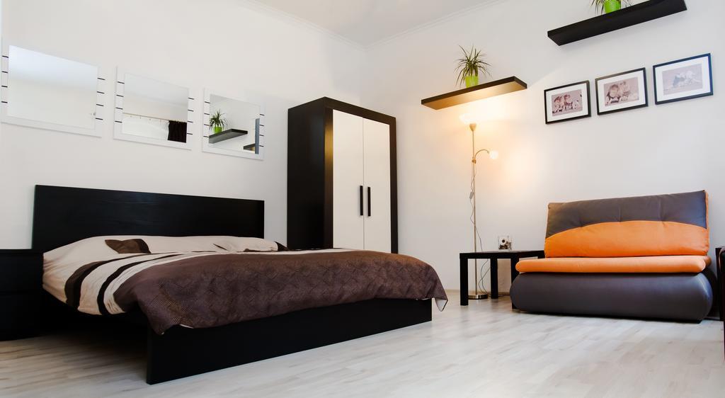 Leo Apartment Bratislava Buitenkant foto
